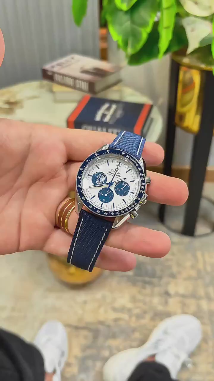 Omeg_a Speedmaster Snoopy 50Th Anniversary