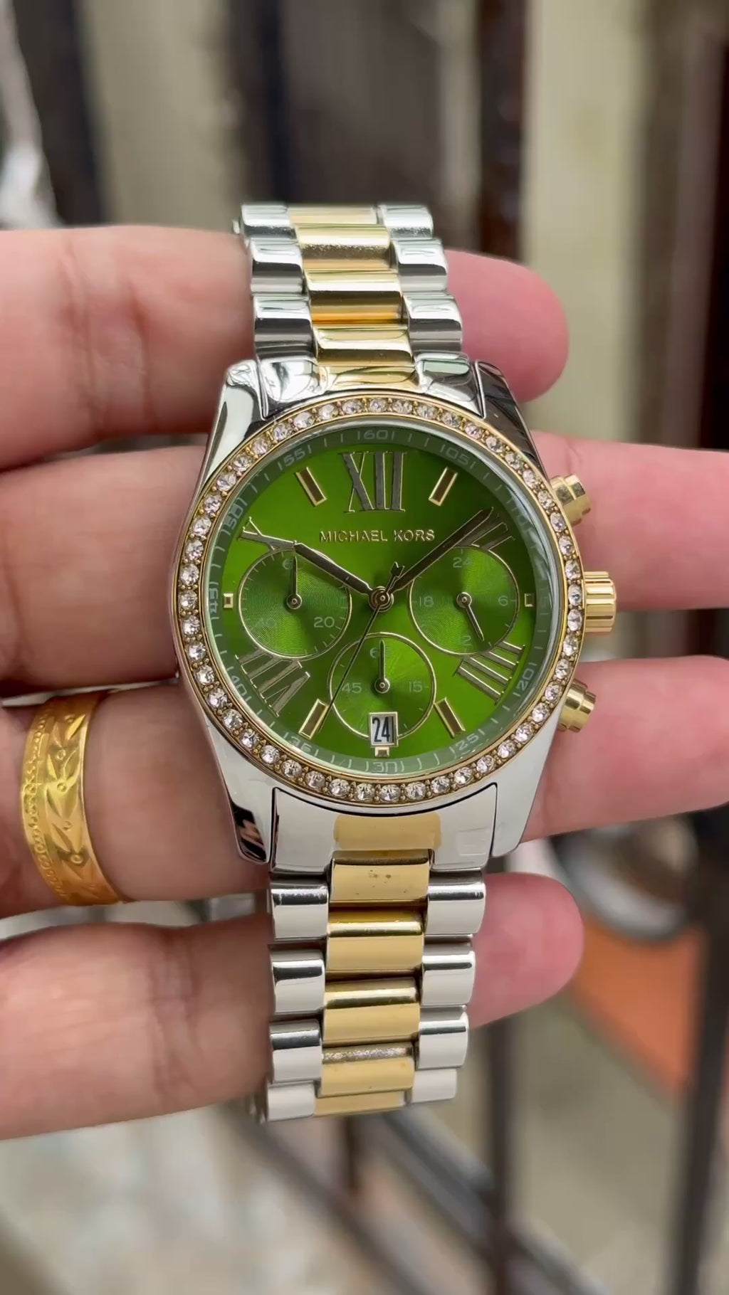 Michae_el Kors Lexington Chronograph womens 2 ton gold green