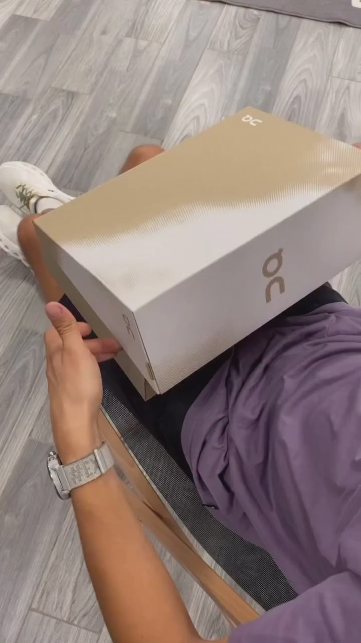 Oncloud Surfer Max Dusty Ivory