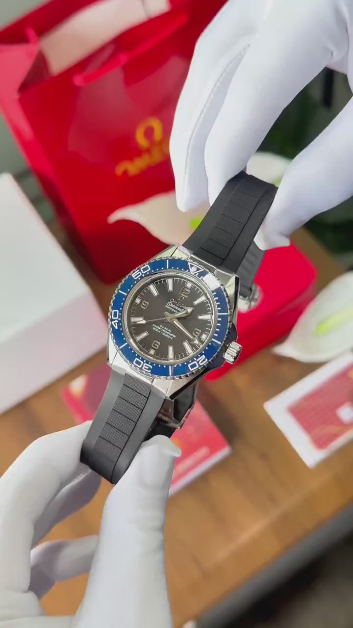 Omeg_a Seamaster Planet Ocean 600M Co-Axial Master Chronometer