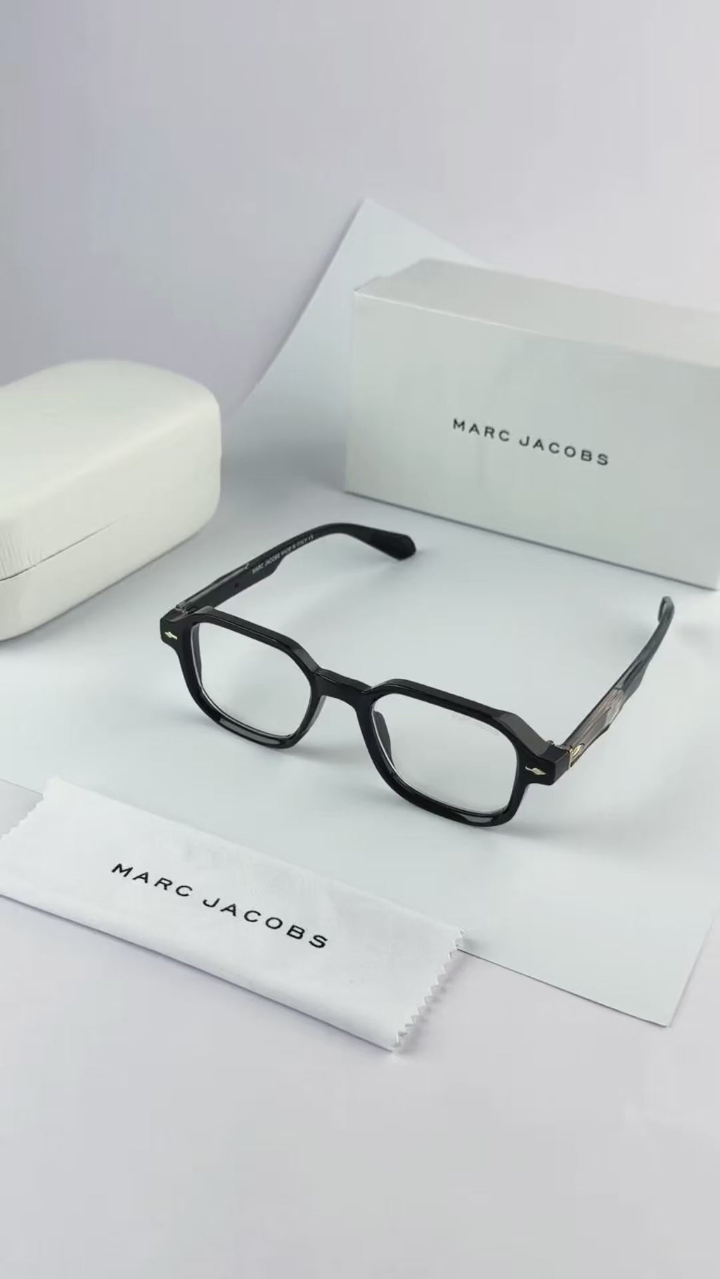 Marc Jacob_s 1097 Black Plano