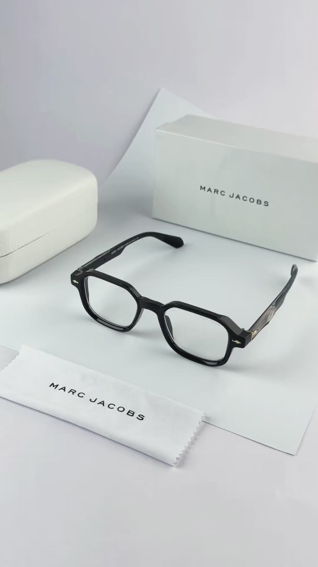Marc Jacob_s 1097 Black Plano