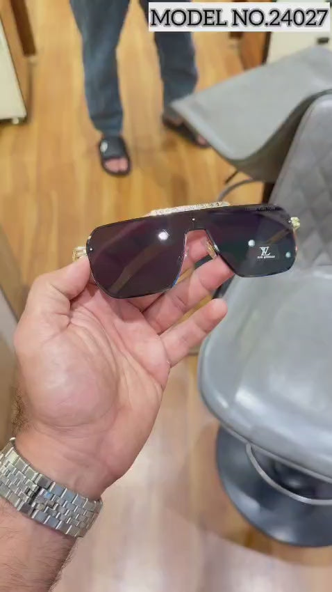 Loui_s Vuitton 24027 Gold Black