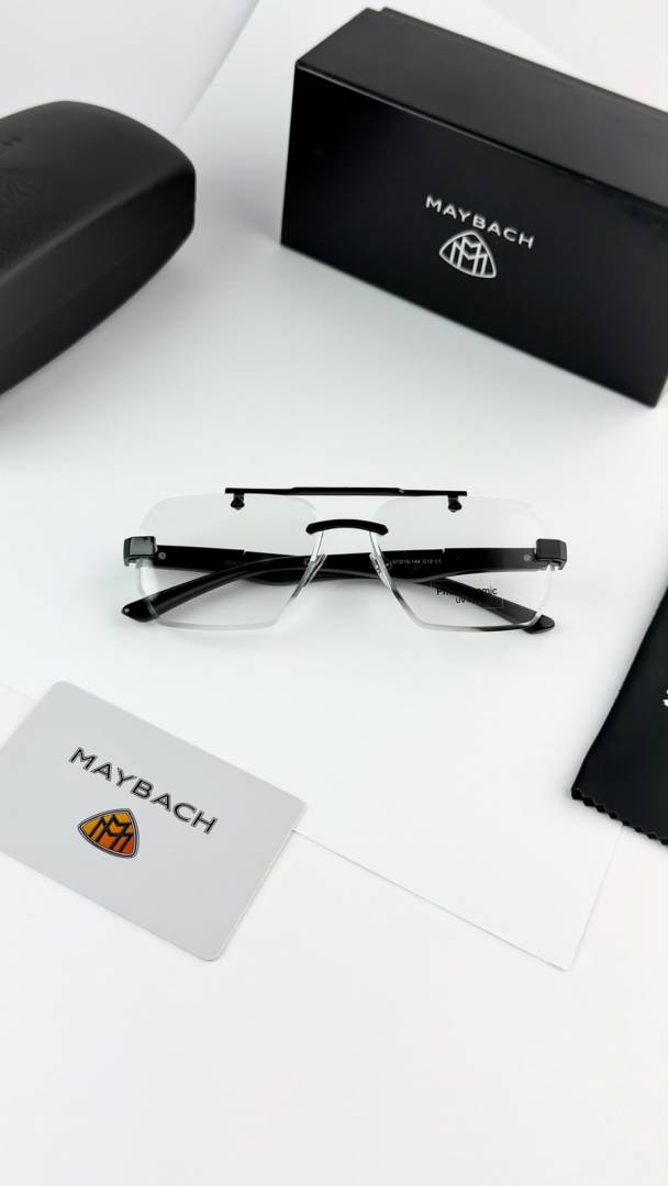 Maybac_h 1023 Black Plano