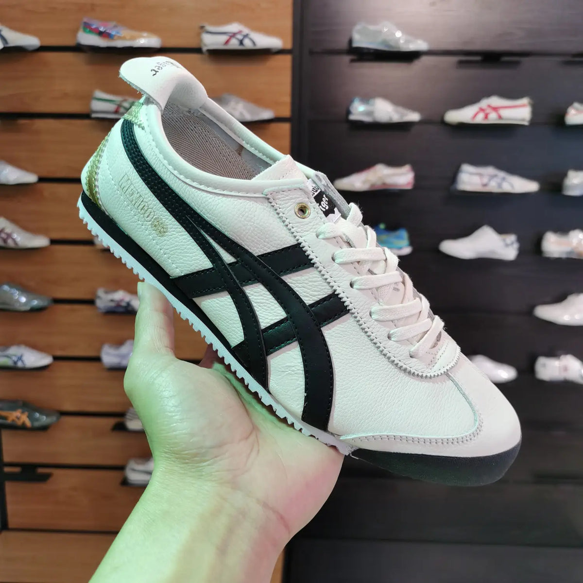 Onitsuk_a Tiger Mexico 66 Cream Black Gold