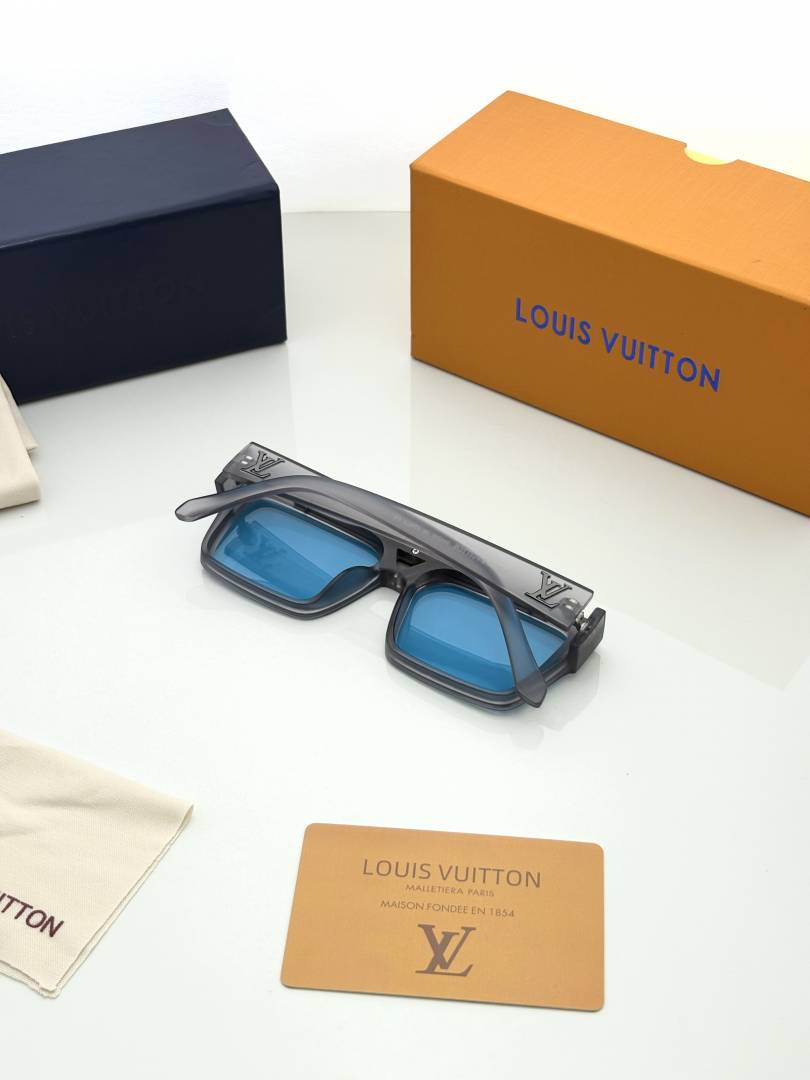 Loui_s Vuitton 1984 Sea Blue Unisex