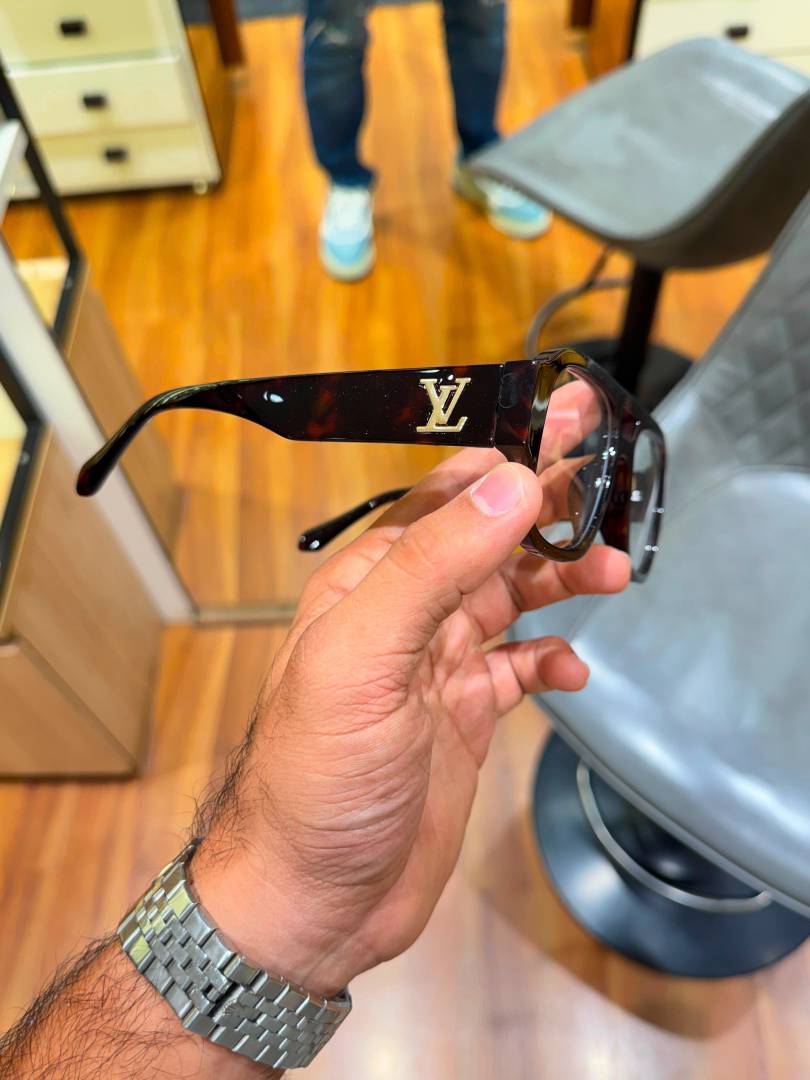 Loui_s Vuitton 6007 Tiger Plano