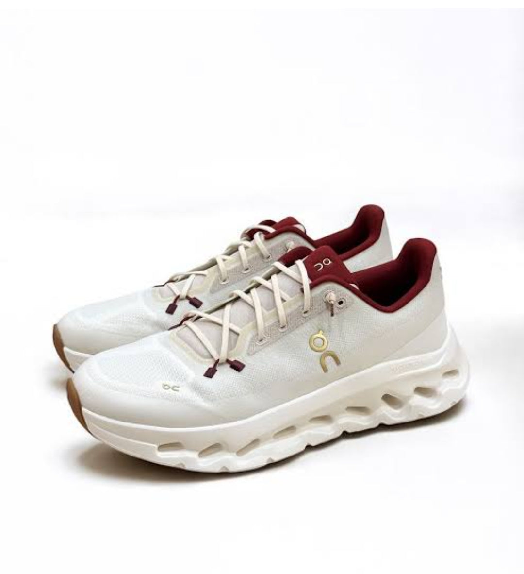 Oncloud Tilt Pearl Ivory Year Of The Snake