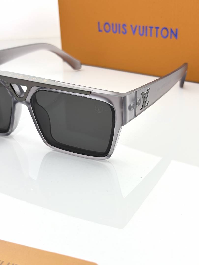 Loui_s Vuitton 1984 Grey Black Unisex