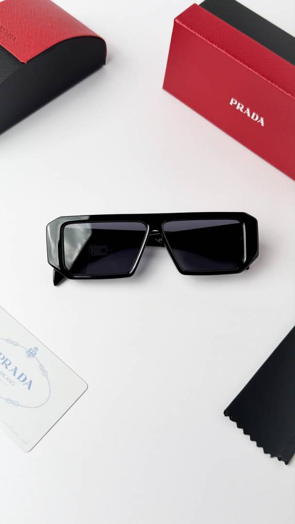 Prad_a Unisex Black