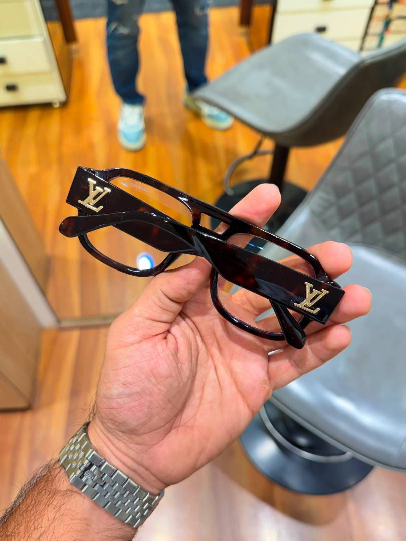 Loui_s Vuitton 6007 Tiger Plano